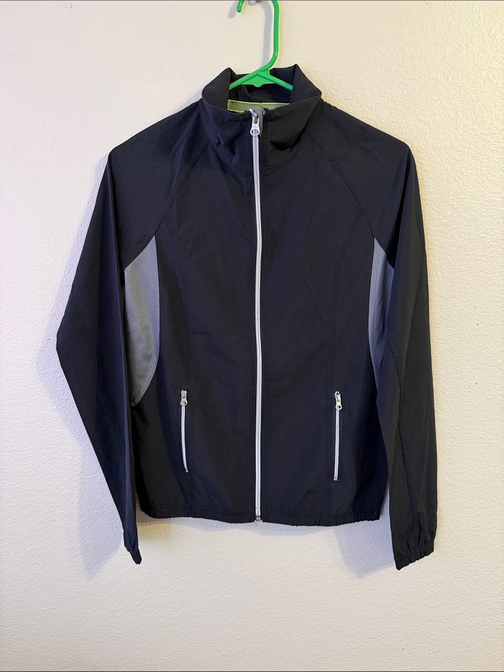 Aeropostale Black and Gray Windbreaker Jacket